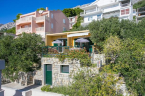 Apartments by the sea Brela, Makarska - 21803
